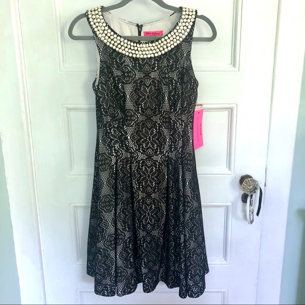 BETSEY JOHNSON LACE DRESS